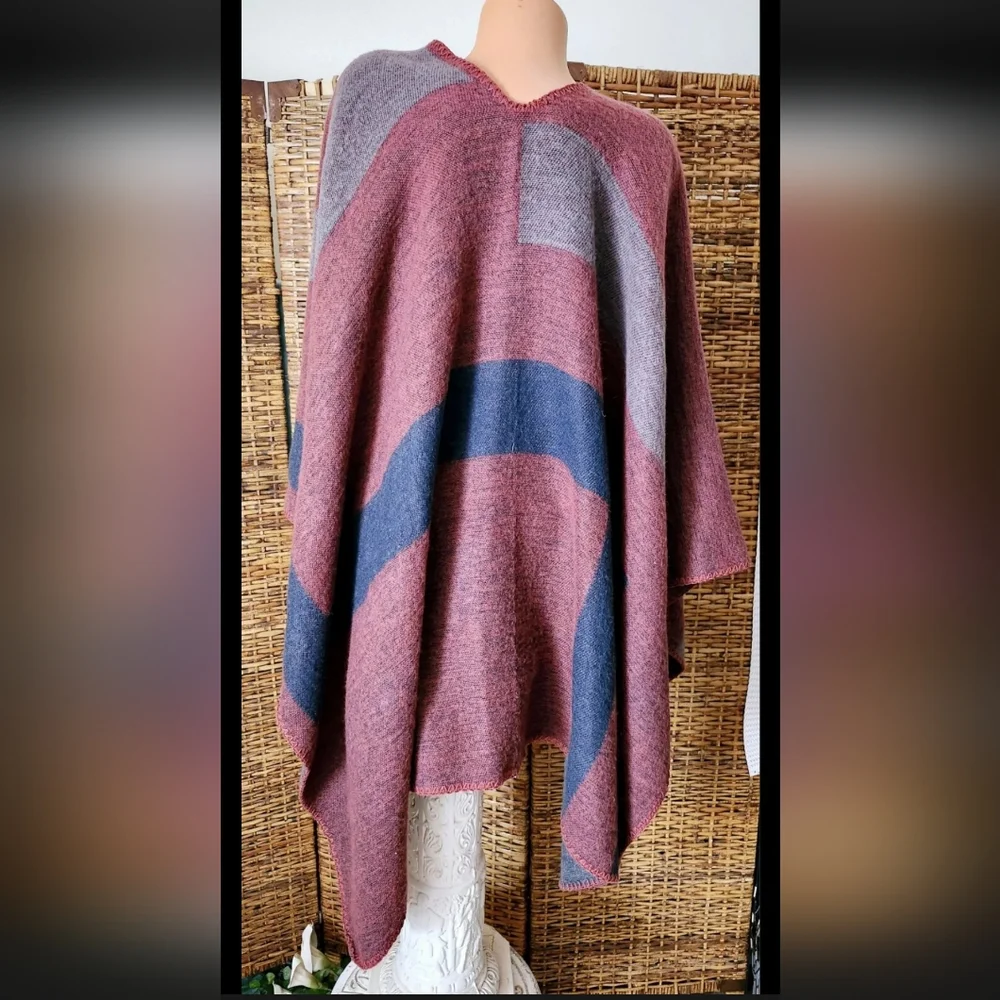 BB Dakota Blue Red Gray Soft Blanket Plaid Oversize Poncho Wrap Shawl One Size - Picture 4 of 5